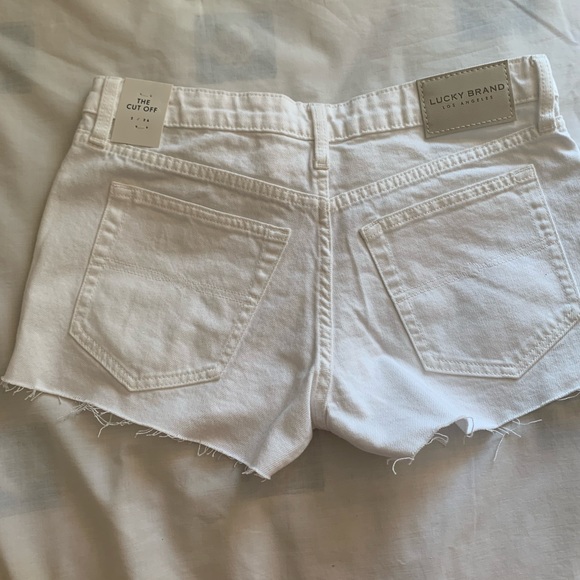 🔥NEW LUCKY BRAND WHITE CUT OFF SHORTS SIZE 2/26 - Picture 3 of 5